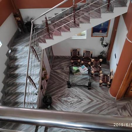 Holiday Hush Haven Hotel Shillong Ngoại thất bức ảnh