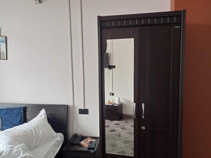 Holiday Hush Haven Hotel Shillong Ngoại thất bức ảnh