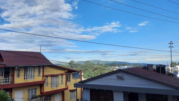 Holiday Hush Haven Hotel Shillong Ngoại thất bức ảnh