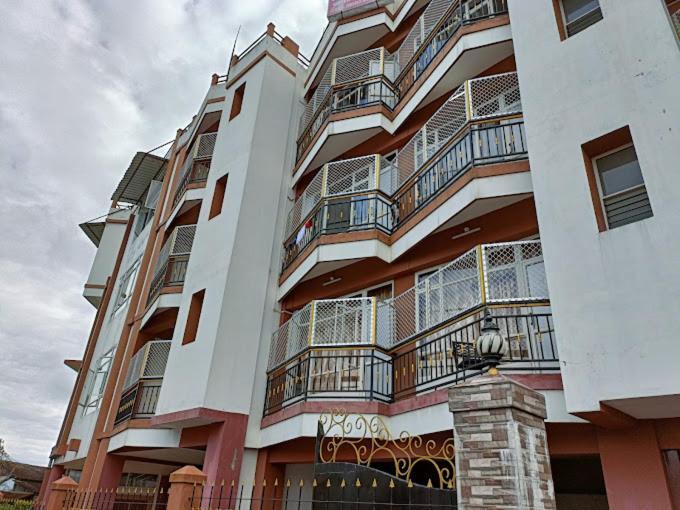 Holiday Hush Haven Hotel Shillong Ngoại thất bức ảnh