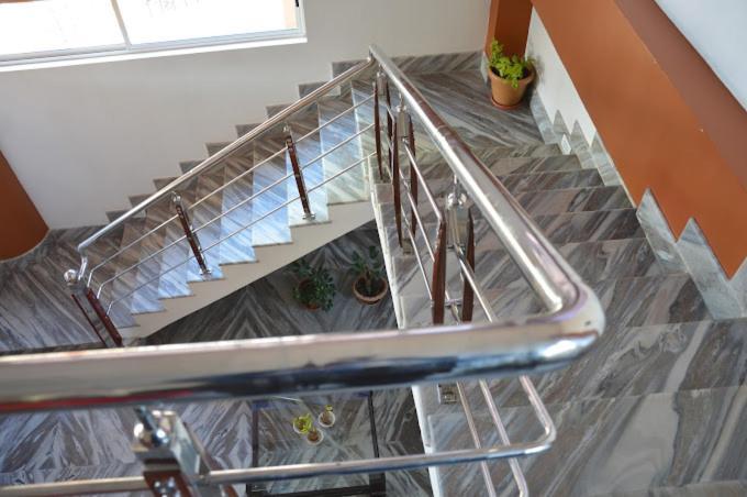 Holiday Hush Haven Hotel Shillong Ngoại thất bức ảnh